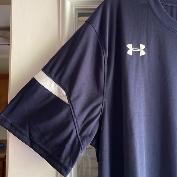 Under Armour Heatgear - Men’s Large Loose Fit Tee - Picture 4 of 7